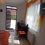 Flauta Ii Homestay